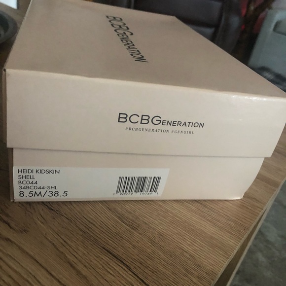 SALE ✨ Any 2 Items, 20% Off ✨ NWT BCBG // Leather Pumps - Picture 5 of 5